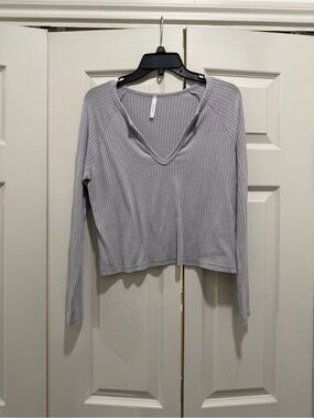 Lulu's Light Gray Ribbed V-Neck Long Sleeve Top